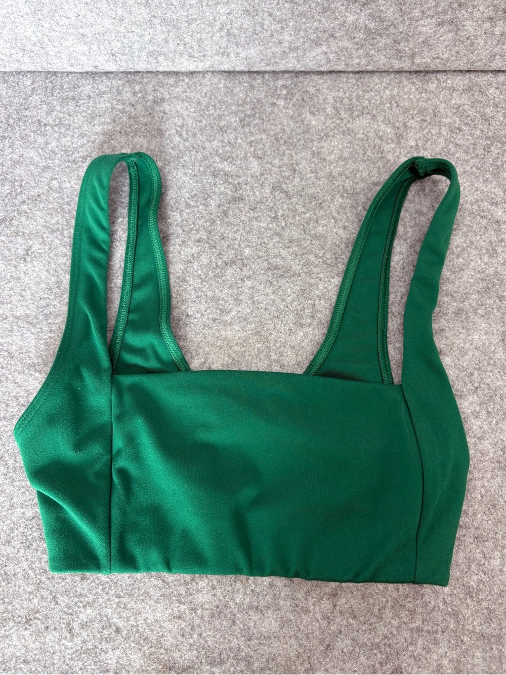 VS PINK Square Neck Lightly lined sports bra in Green XS